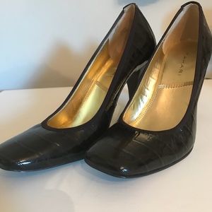 Tahari Dark brown square toe pumps